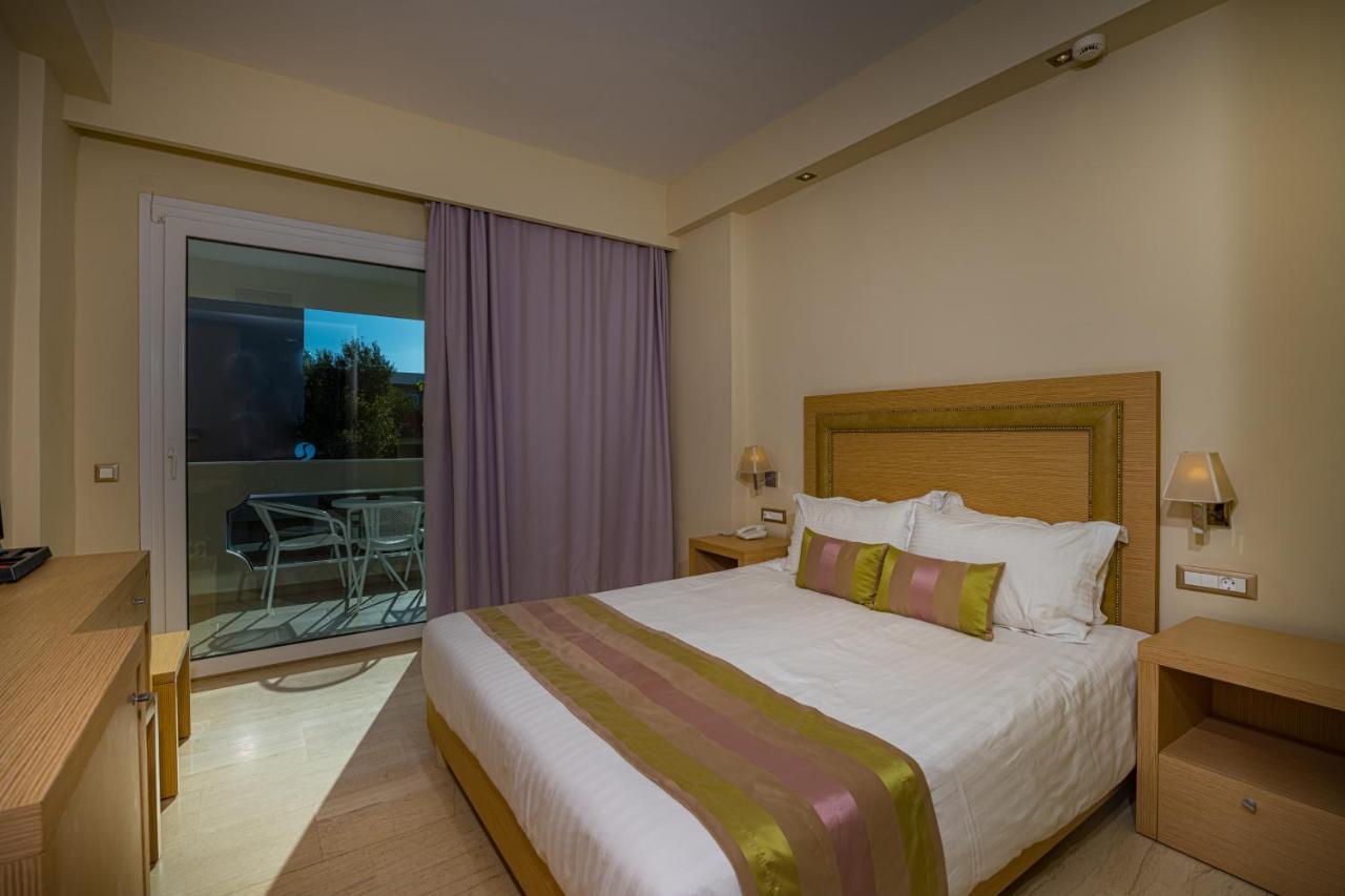 Alexandra Beach Resort & Spa チィリヴィ エクステリア 写真